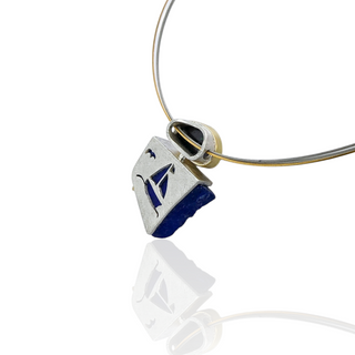 Kettenanhänger mit Boulder Opal und Lapislazuli in Silber und Gelbgold