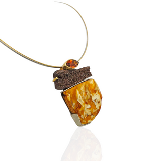 Extravaganter Bernstein Kettenanhänger mit versteinertem Holz und Citrin in Gelbgold und Silber
