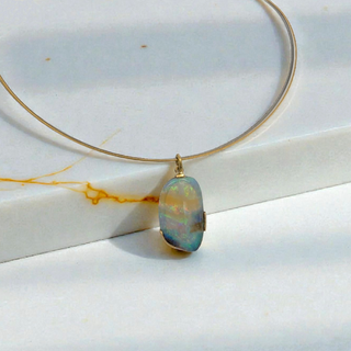 Boulder Opal Anhänger aus 750 Gelbgold und 925 Silber
