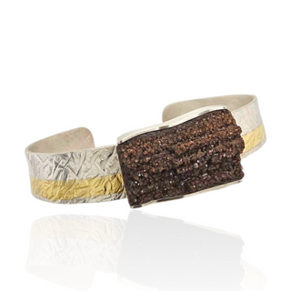 Versteinerter Holz Armreif in Silber mit Feingold Akzent – natürliche Edelstein Armspange