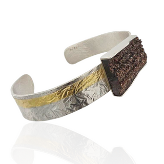 Versteinerter Holz Armreif in Silber mit Feingold Akzent – natürliche Edelstein Armspange