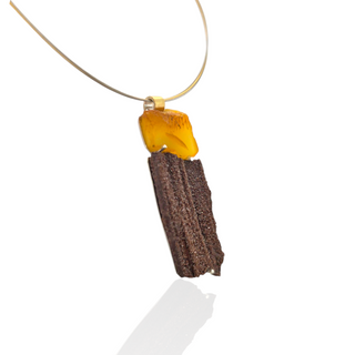 Kettenanhänger mit versteinertem Holz und Bernstein aus 925 Silber und 750 Gelbgold