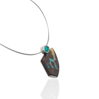 Weltkarten Boulder Opal Kettenanhänger mit türkisem Turmalin aus Silber