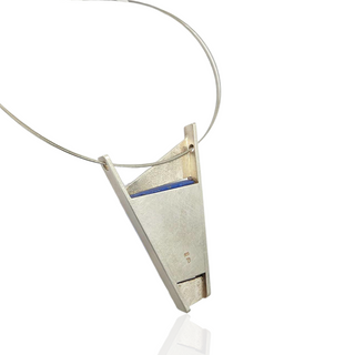 Naturbelassener Lapislazuli Kettenanhänger aus 925 Silber, Geometrischer Anhänger für Sie