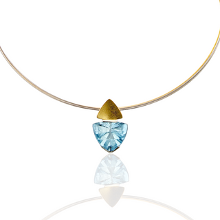 Eleganter Aquamarin Kettenanhänger in Gelbgold