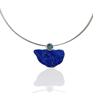 Individueller Lapislazuli Kettenanhänger mit dem wundervollen Edelstein Aquamarin aus Silber