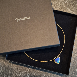 Boulder Opal Halskette aus 750 Gelbgold