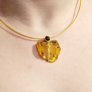 Einzigartiger Bernstein-Turmalin-Kettenanhänger aus Gelbgold und Silber - Schmucklinie-shop