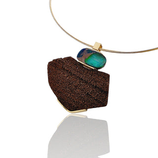 Einzigartiger Boulder Opal Kettenanhänger mit versteinertem Holz aus Gelbgold und Silber - Schmucklinie-shop