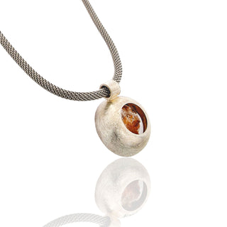 Einzigartiger Kettenanhänger aus Quarz mit Muttergestein - Schmucklinie-shop