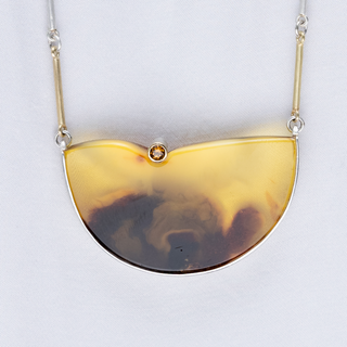 Exklusive handgefertigte Halskette aus Gelbgold und Silber mit Bernstein und Maligrossular - Schmucklinie.shop