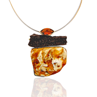 Extravaganter Bernstein Kettenanhänger mit versteinertem Holz und Citrin in Gelbgold und Silber - Schmucklinie-shop