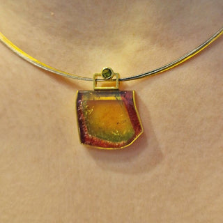 Farbverlaufender Turmalin Kettenanhänger aus Feingold, Gelbgold und Silber - Schmucklinie-shop
