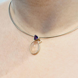 Geometrischer Rosenquarz und Amethyst Kettenanhänger aus 925 Silber – Zeitlose Eleganz - Schmucklinie-shop
