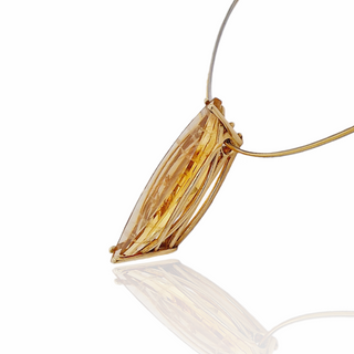 Goldener Anhänger mit leuchtender Citrin Navette - Schmucklinie-shop