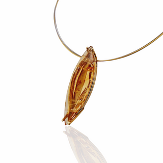 Goldener Anhänger mit leuchtender Citrin Navette - Schmucklinie-shop