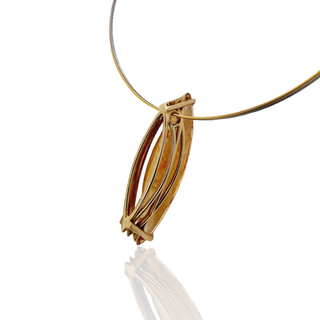 Goldener Anhänger mit leuchtender Citrin Navette - Schmucklinie-shop