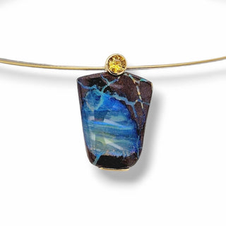 Handgefertigter Boulder Opal und Citrin Kettenanhänger aus Gelbgold und Silber - Schmucklinie-shop