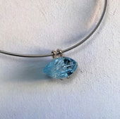 Navetteförmiger Aquamarin Kettenanhänger aus Weißgold - Stilvolles Handgefertigtes Schmuckstück - Schmucklinie-shop