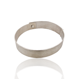 Eleganter Armreif mit Struktur in Feingold und Sterling Silber