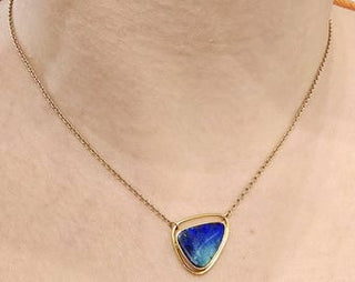 Handgefertigte Boulder Opal Kette aus 750/- Gelbgold